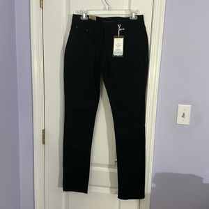 nwt Levi’s black 545 skinny leg jean